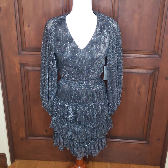 NWT VINCE CAMUTO SPARKLE DOT TIERED DRESS SIZE XS - Picture 1 of 9